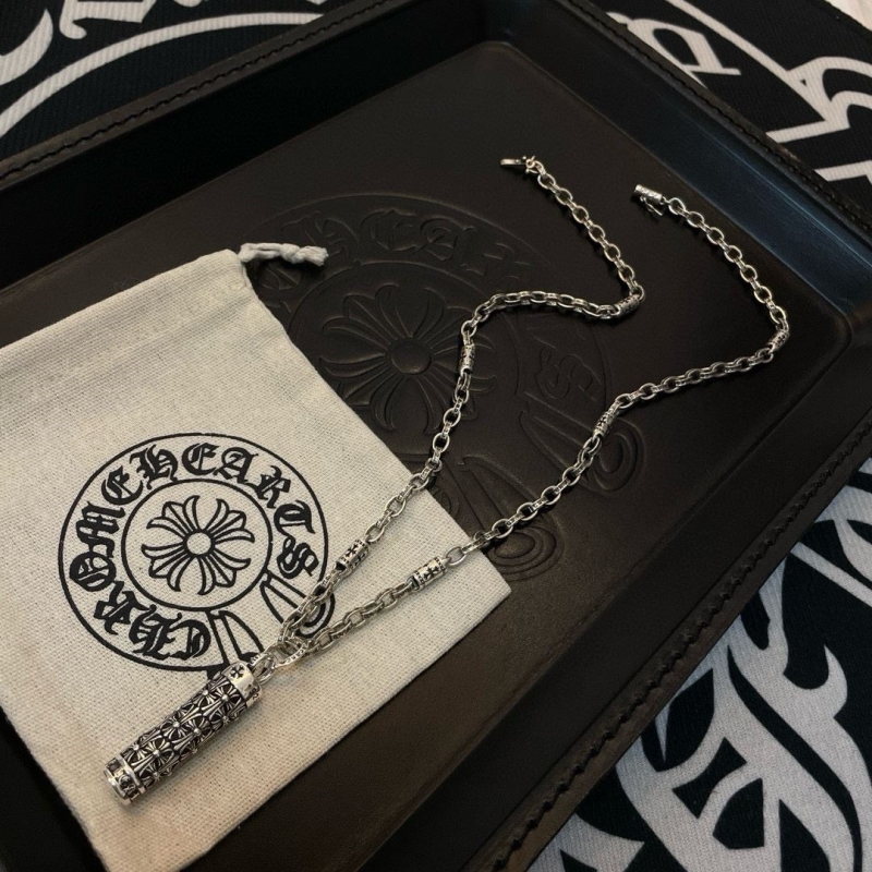 Ch*0me He**ts necklaces